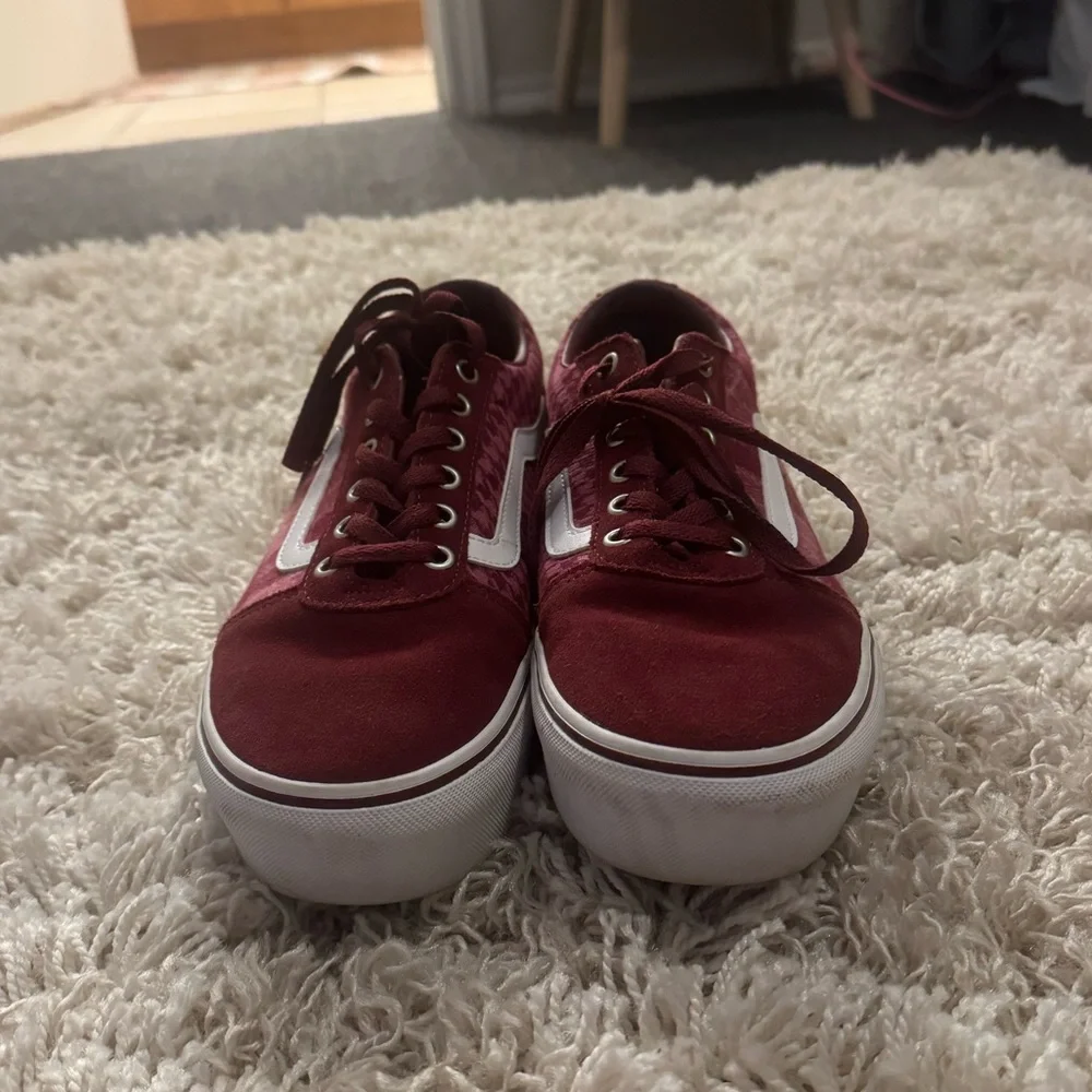 VANS - Picture 5 of 12